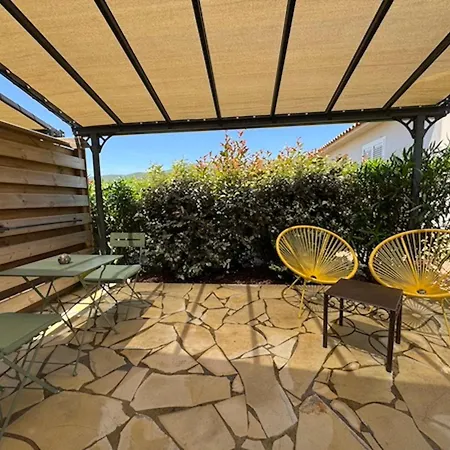 Patios Di Pruno Melo Figari (Corsica)